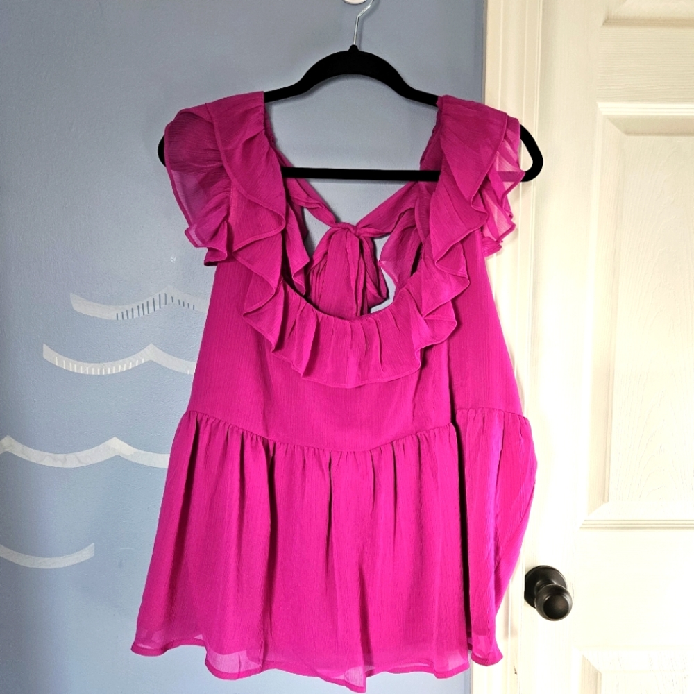 Banana Republic pink flowy Ruffle top. Womens XL